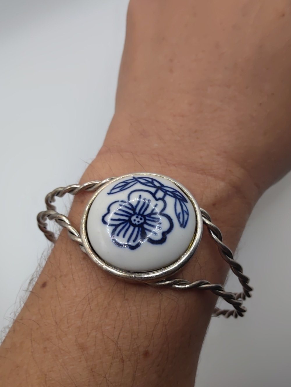Lauren Ralph Lauren Silver Tone Cuff With A Porcelain Cabochon - Picture 6 of 8
